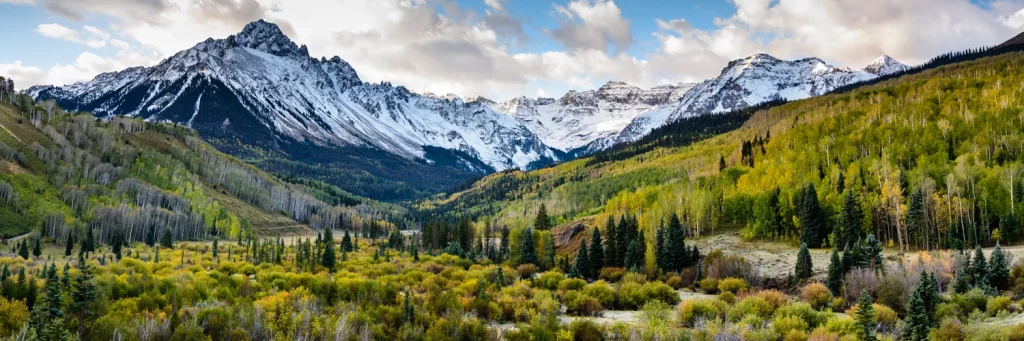 Montañas de Colorado en primavera.