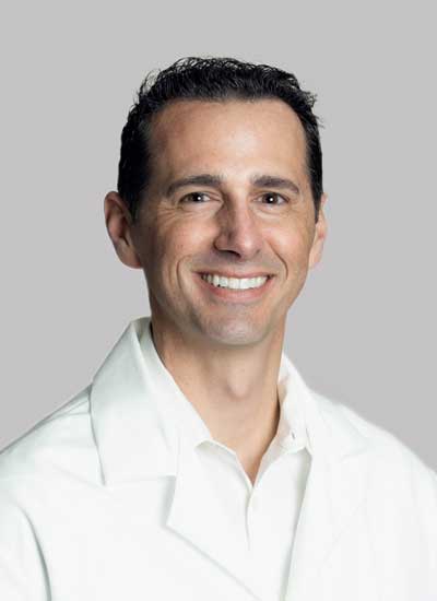 [Phót~ó óf J~óhñ L~áskó~skí, M~D]