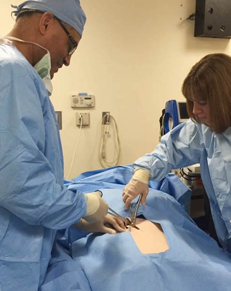 Nurses train in cardiac arrest protocols for cardiac surgery patients