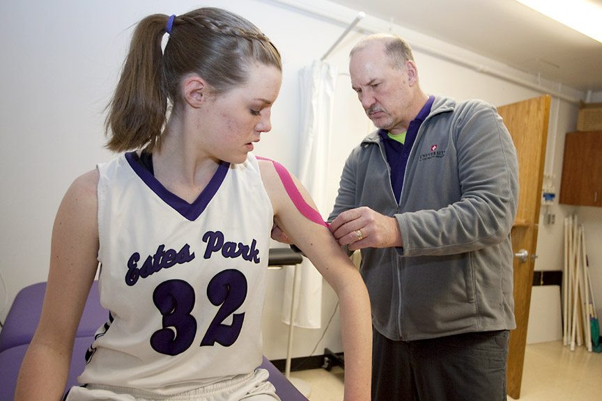 taping athlete