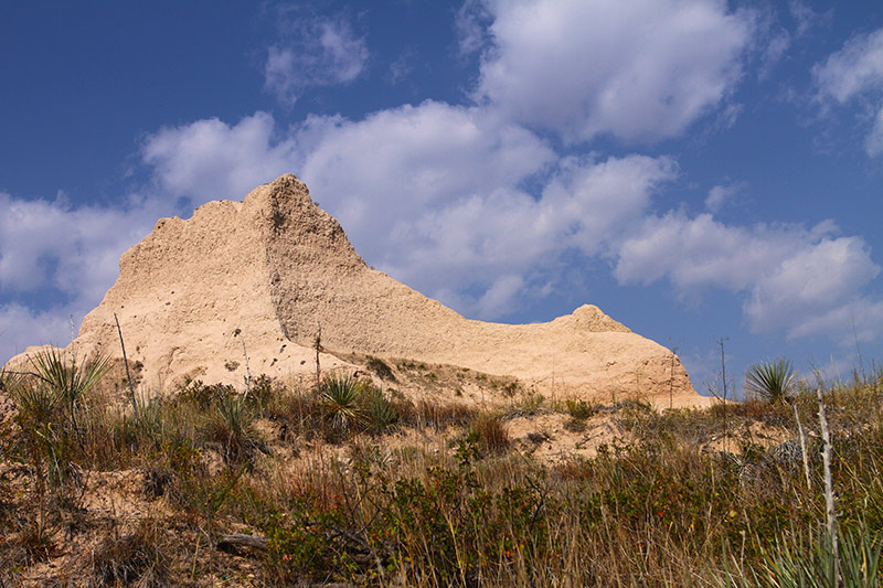 Glassland and butte at Pawnee National Grassland.