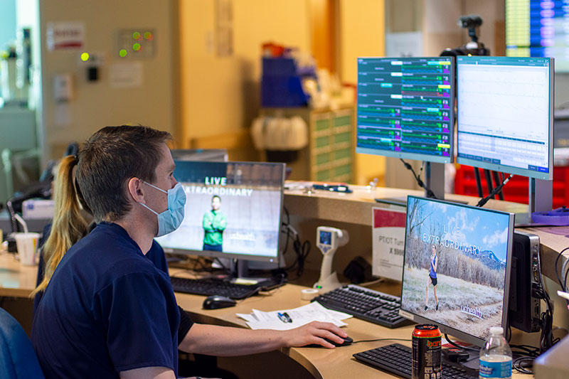 UCHealth staff monitor patients at Memorial Hospital's ICU. Photo: UCHealth.
