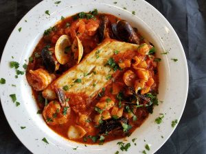 A photo of cioppino