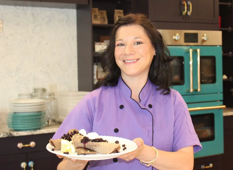 Chef Aarika Ortiz presents her buckwheat crepes with blueberry compote recipe. Photo: Ana Gretchen Robleto for UCHealth.