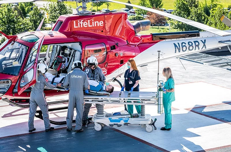 Desde accidentes de bicicletas eléctricas hasta rayos, el verano en Colorado trae consigo una oleada de visitas a la sala de emergencias, y es por eso que los médicos lo llaman "temporada de trauma". Foto: UCHealth.