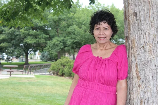 Como la mayoría de las mujeres diagnosticadas con cáncer de mama, Haidee no tenía antecedentes familiares de cáncer. Gracias al tratamiento oportuno y adecuado, ella está superando el cáncer de mama y ahora anima a otras mujeres a realizarse autoexámenes y mamografías para un diagnóstico y tratamiento oportunos. Foto: Ana Gretchen Robleto L., para UCHealth.
