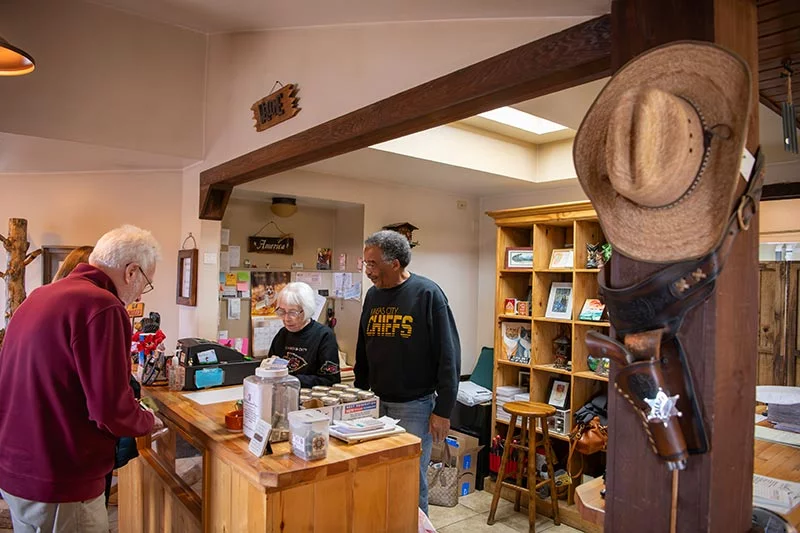 Willie Quinney and his wife, Cheryl Jenkins, at the Silver Cliff Mountain Inn. Willie's search for a kidney donor brought him back to the community. Photo by Chuck Bigger, for UCHealth.