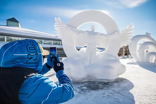 Las esculturas de nieve terminadas en el Campeonato Internacional de Esculturas de Nieve en Breckenridge son un espectáculo digno de ver este mes de enero en Colorado. Foto cortesía de la Oficina de Turismo de Breckenridge.