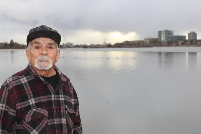 Desde que dejó de fumar, Jesús tiene más energía para caminar, siente que tiene más oxígeno y ha notado una mejor circulación sanguínea. Foto: Ana Gretchen Robleto, UCHealth.