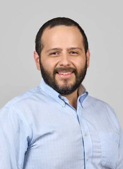 Arnold Cantú, psicoterapeuta.