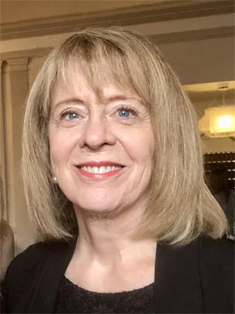 La Dra. Margaret Wierman es una profesional experta en los efectos de la testosterona, tanto en hombres como en las mujeres. Ella es endocrinóloga de UCHealth y durante dos décadas trabajó como jefa de endocrinología en el Denver Veterans Affairs Medical Center (Centro Médico para Veteranos de Denver). Foto: UCHealth.