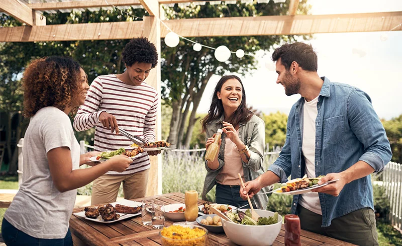 Las elecciones de alimentación y cocina más saludables están estrechamente relacionadas con las tradiciones culturales y el bienestar general. La forma en que preparamos nuestros alimentos desempeña un papel importante en alcanzar una mejor salud. Foto: Getty Images.