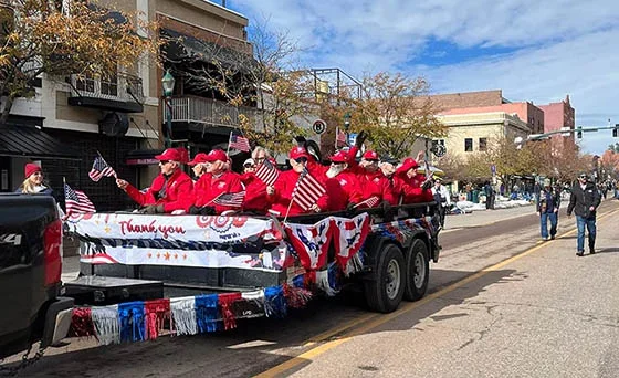 El Desfile de los Veteranos en Colorado Springs. Foto de O’Donnell and O’Donnell.
